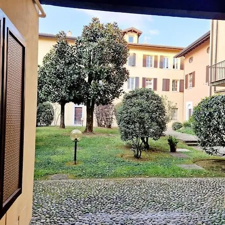 Brixia Charm *
